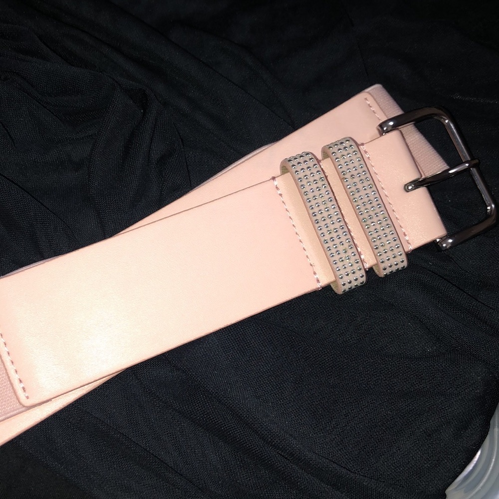 NWT❤️❤️GEMMED PINK BELT🔴SALE